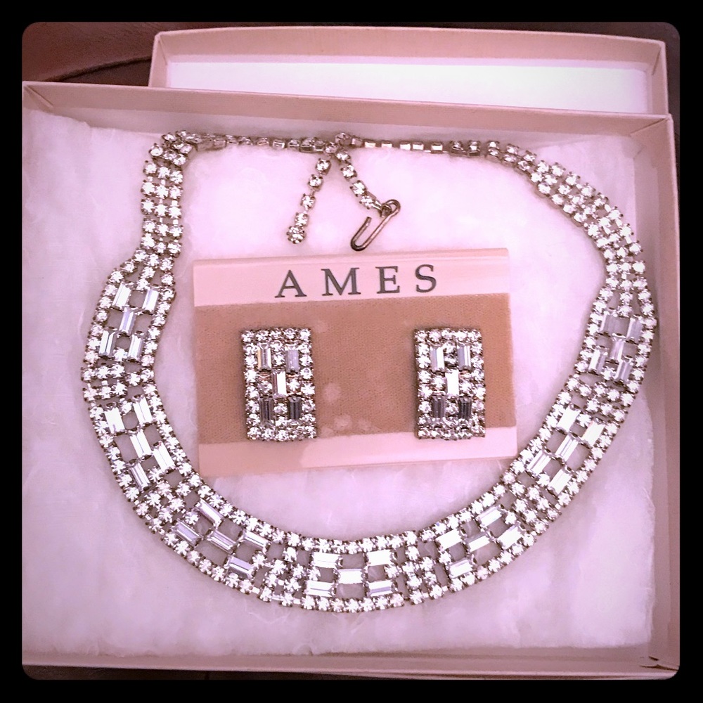 Silver rhinestone necklace & clip-on earrings